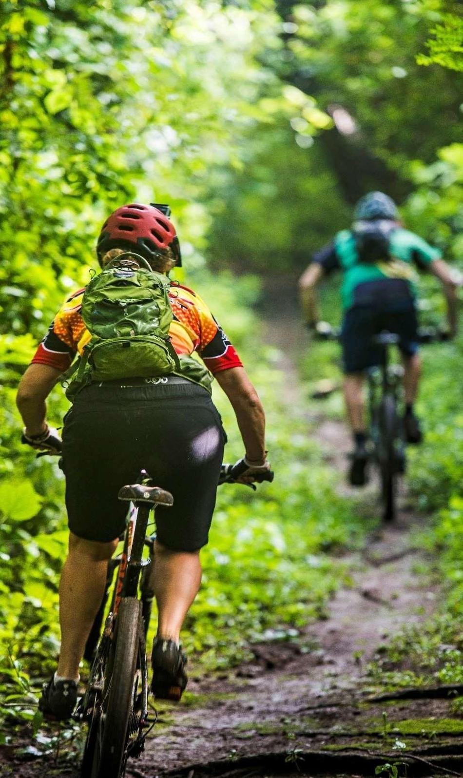 Ciclismo de montaña en el sendero