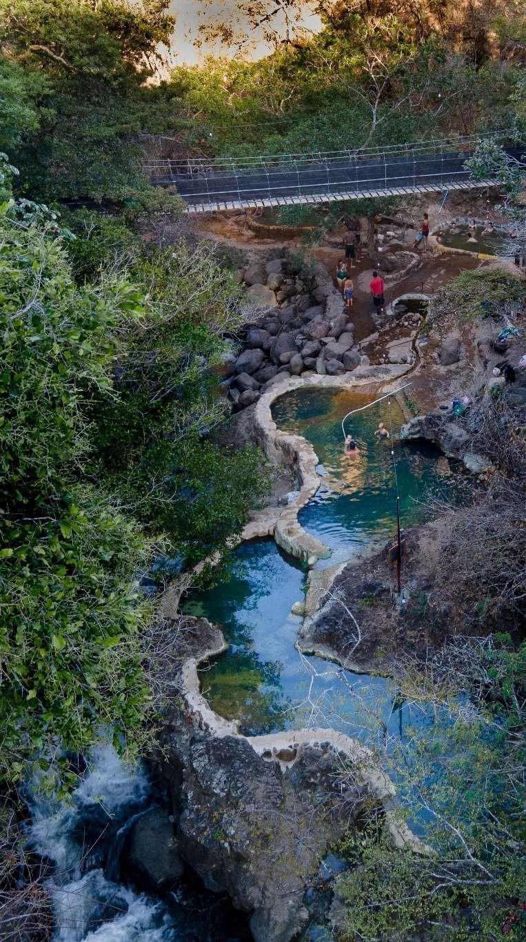 Vista aérea de las aguas termales