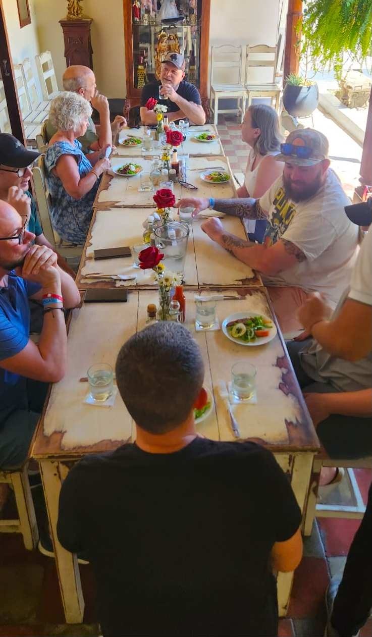 Almuerzo en grupo